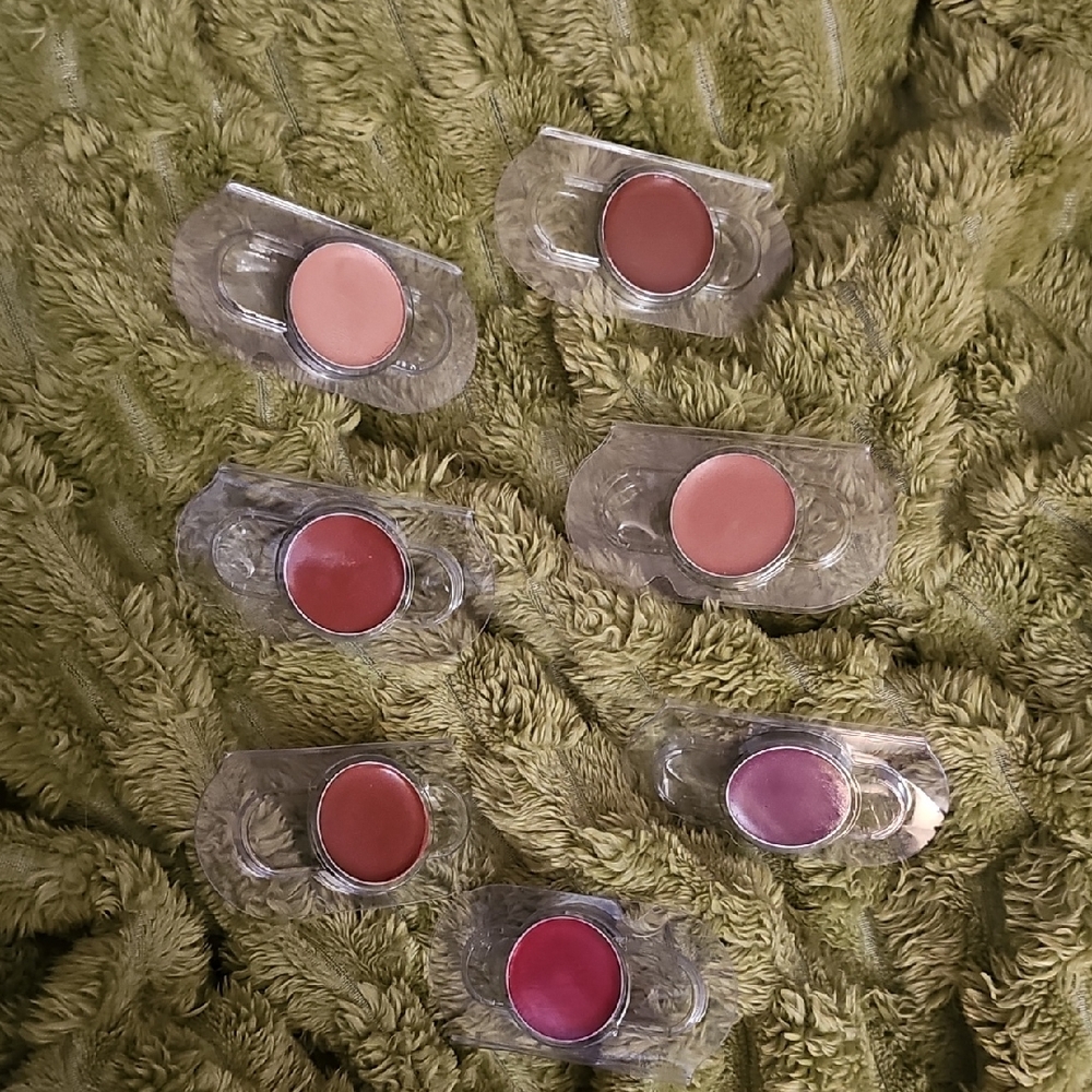 7 Assorted Lipstick Palates